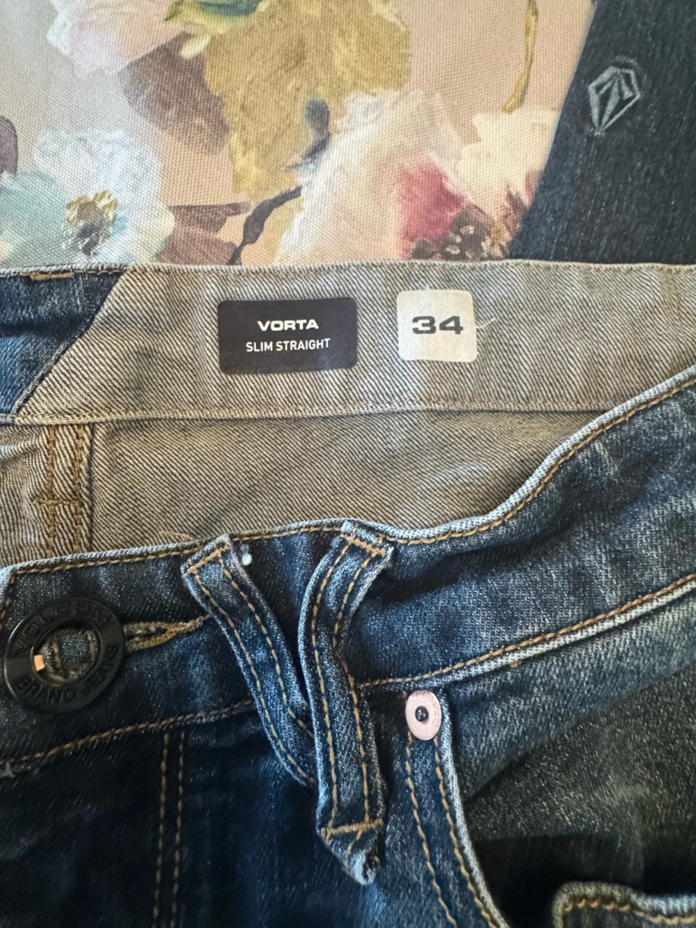 Volcom Men’s Vorta Slim Straight Indigo Jeans Size 34/28